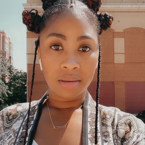 Meet your Posher, Domonique